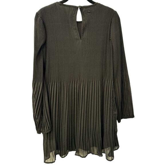 Beyond Words Medium Long Sleeves Pleated Mini Black Dress NWOT - Picture 2 of 6